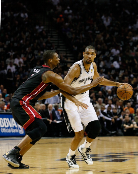 拜仁已连续19场联赛进球2+，有望追平自己保持的德甲纪录（拜仁联赛已19场至少进两球，剑指追平其保持的德甲纪录）