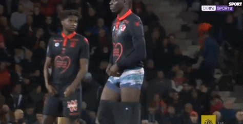 终于能拿分了，欧冠四战全败的本菲卡和阿贾克斯下轮直接交手