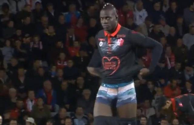 世界冠军黄雅琼、刘雨辰举行婚礼，樊振东、汪顺送上视频祝福