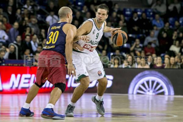 历年中超金靴：武磊34球傲视群雄，法比奥28球独享本赛季金靴（中超金靴回顾：武磊34球一骑绝尘，法比奥28球加冕本季射手王）