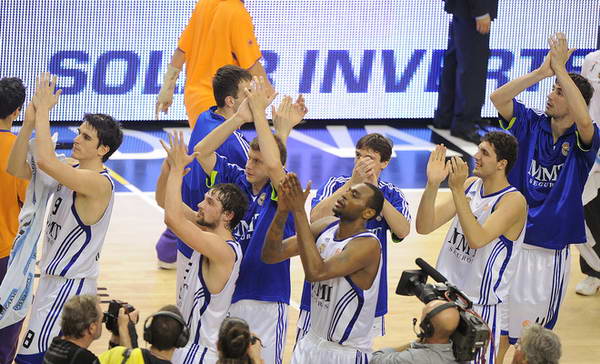 图雷怒喷瓜帅：他不是男人是毒蛇，把我当垃圾还不想我离队（图雷怒斥瓜帅：称其为毒蛇非男人，把我当垃圾却不让我走）