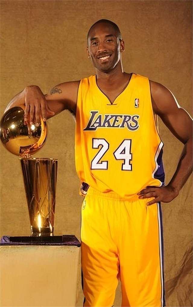 经典回顾：姆总大战哈兰德，上赛季皇马总比分6-3淘汰曼城（重温名战：姆总对决哈兰德，皇马上季两回合6比3淘汰曼城）