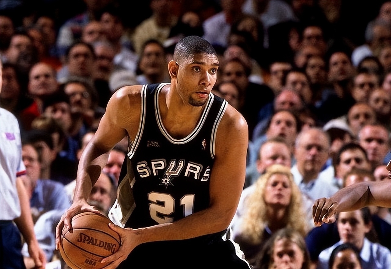 英超战报：亚当斯中圈吊门，勒菲传射，桑德兰3-2伯恩茅斯（英超赛况：亚当斯中圈吊射破门，勒菲一传一射，桑德兰3-2力克伯恩茅斯）